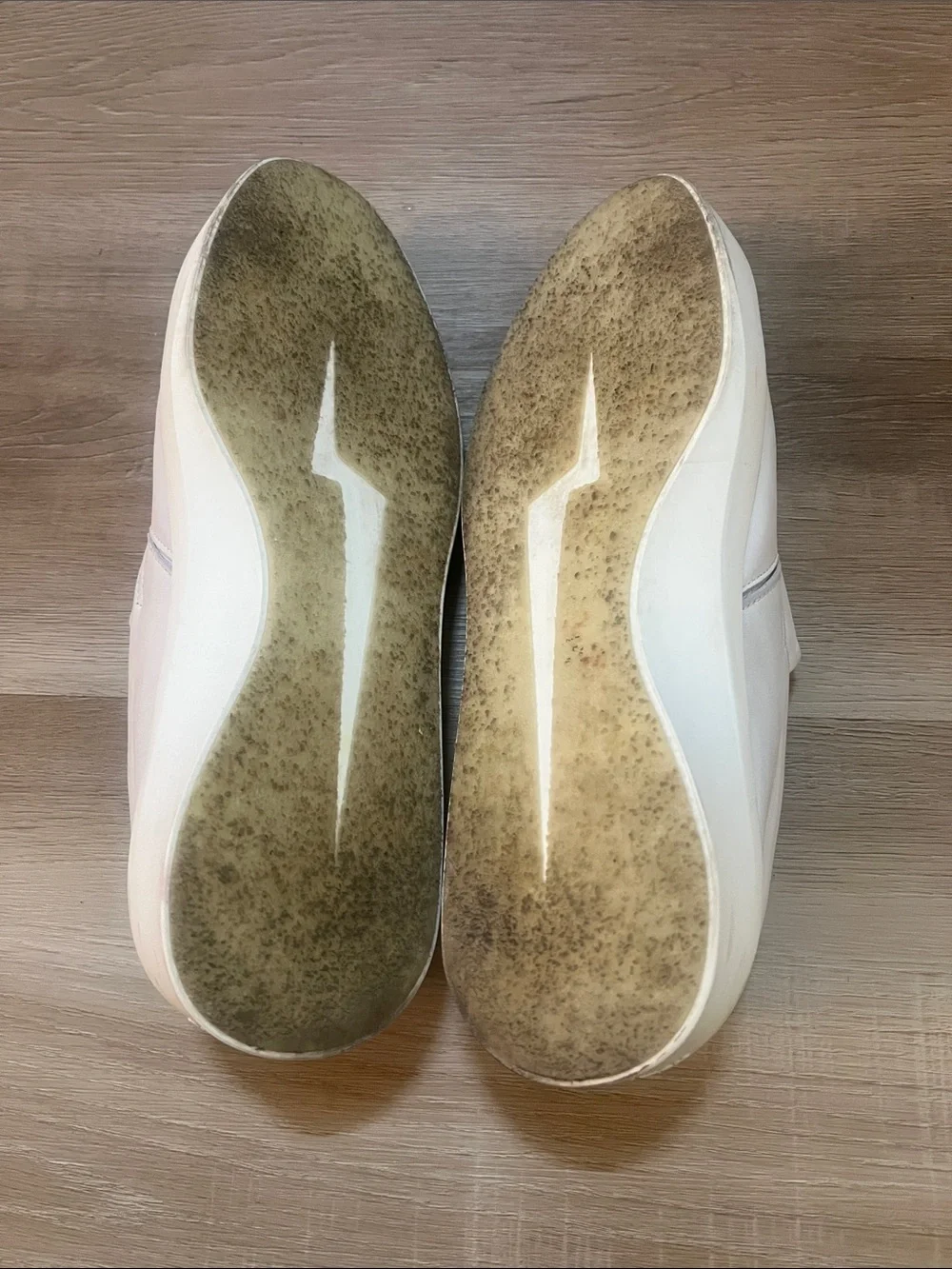 Men’s Wolf & Shepard white slip on shoes size 11